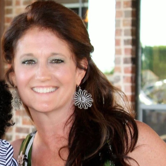 Meet your Posher, Debbie..... Posh Ambassador - Picture 1 of 1